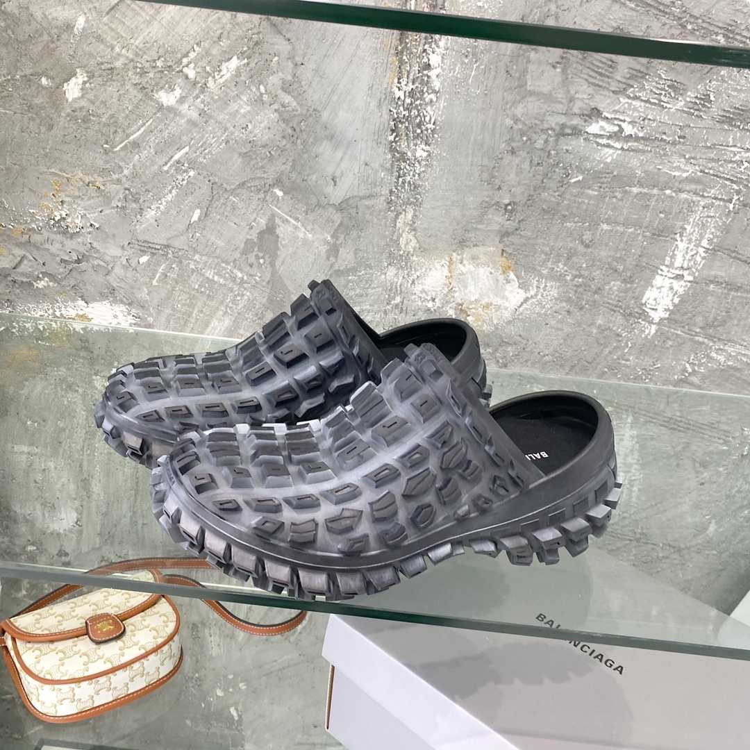 Balenciaga Defender Clog In Black Rubber - DesignerGu