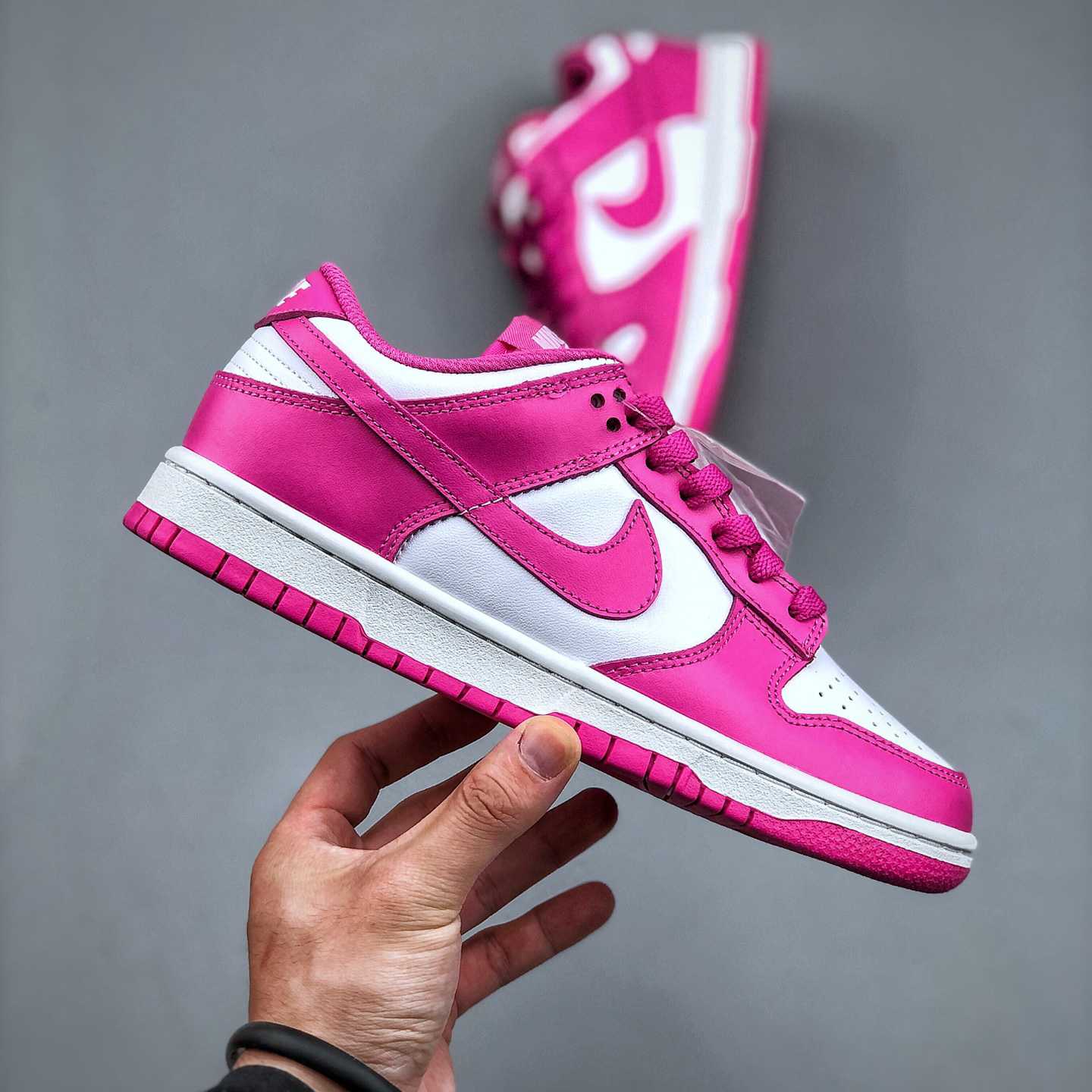 Nike Nk Dunk Low  Sneakers        FJ0704-100 - DesignerGu