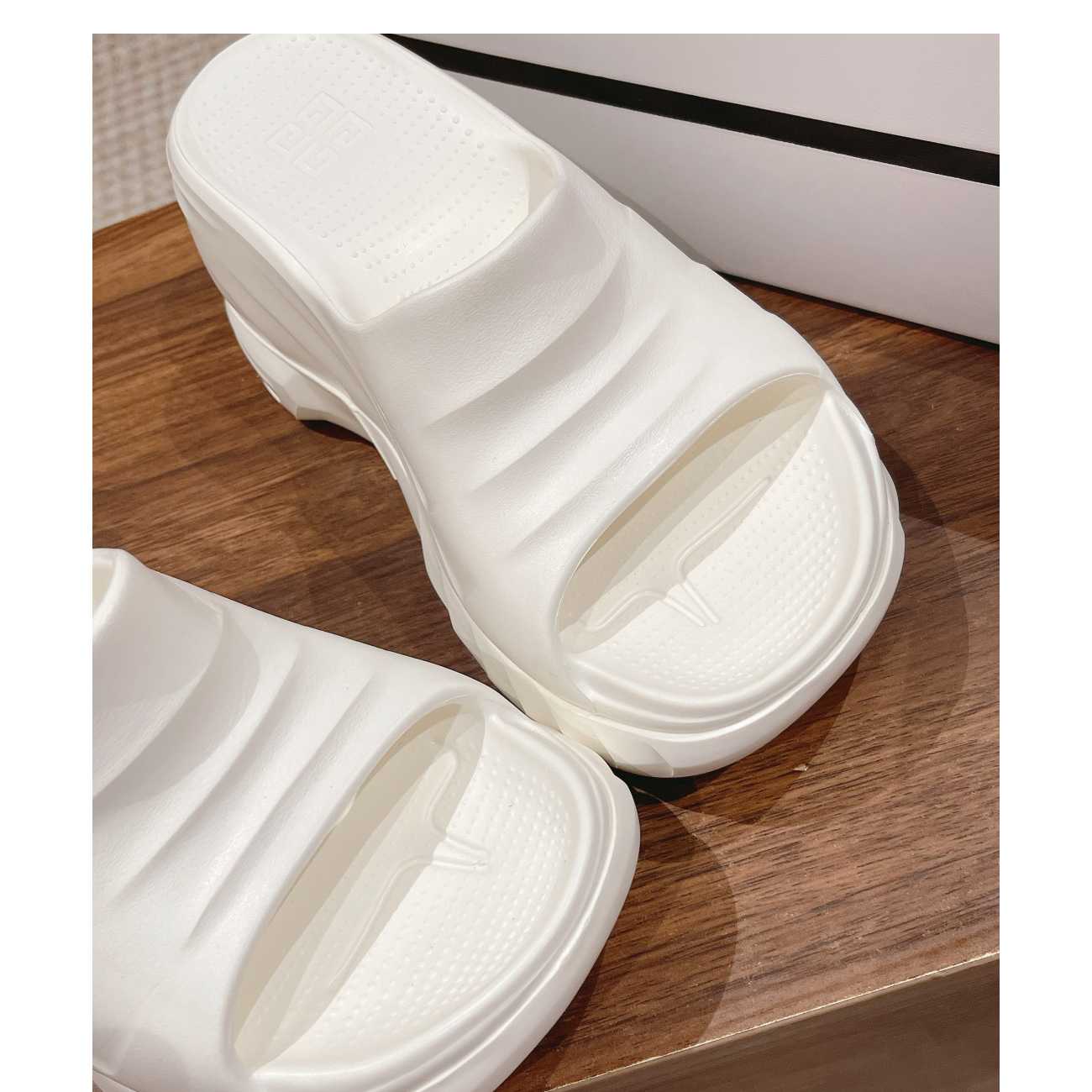 Givenchy Marshmallow Wedge sandals In Rubber - DesignerGu