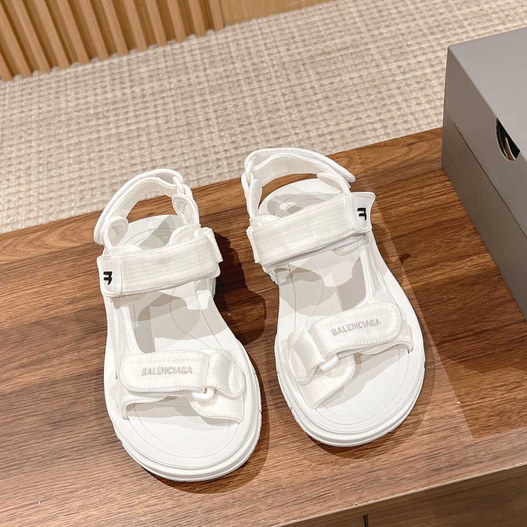 Balenciaga Women's Tourist Sandal In White - DesignerGu