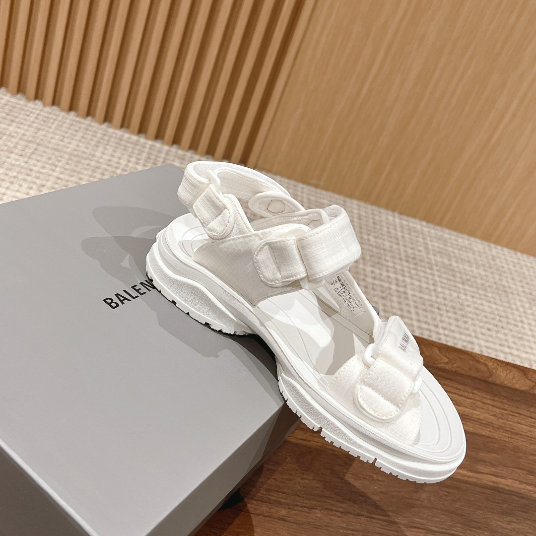 Balenciaga Women's Tourist Sandal In White - DesignerGu