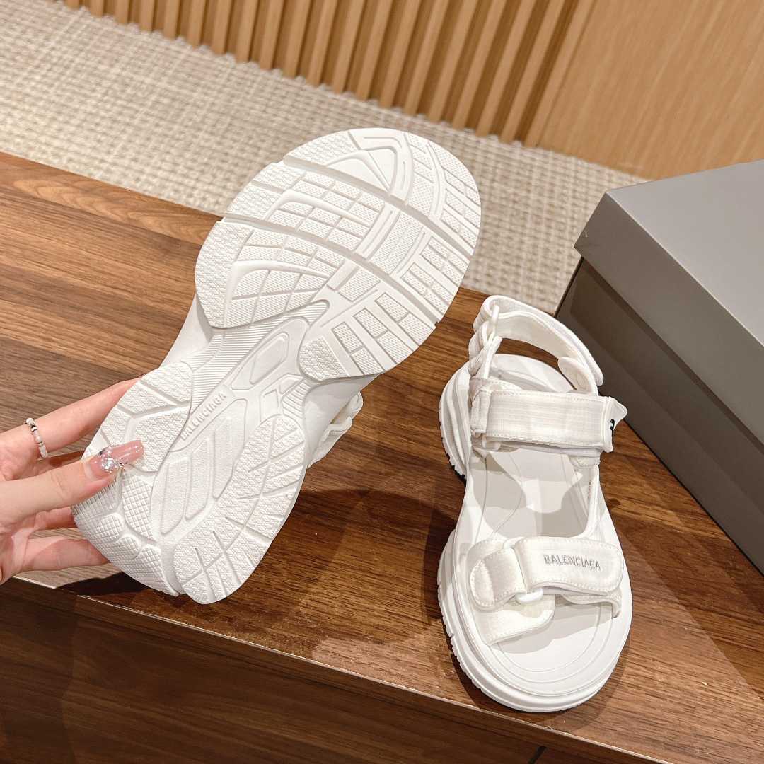 Balenciaga Women's Tourist Sandal In White - DesignerGu