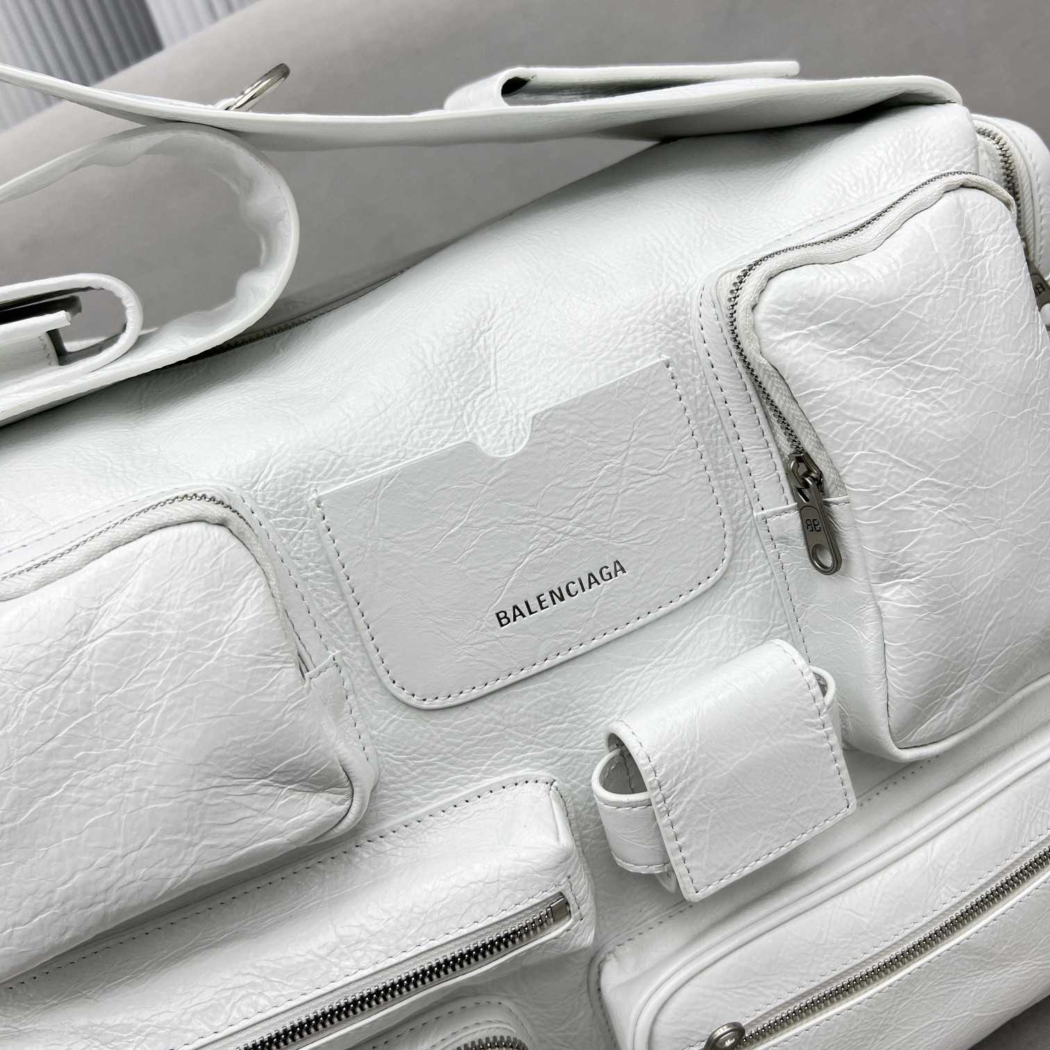 Balenciaga Logo Zipped Shoulder Bag(40x28x18cm) - DesignerGu