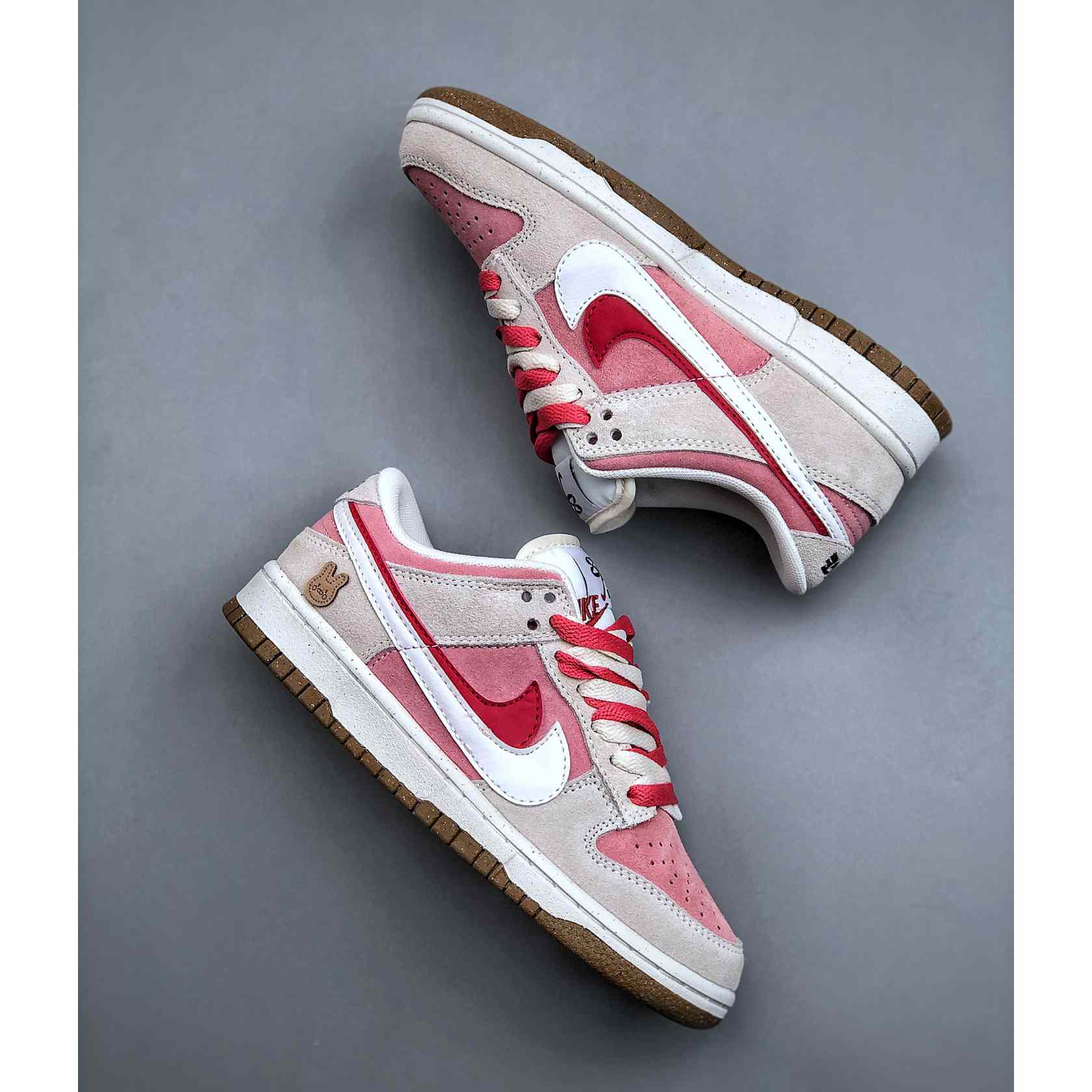 Nike Dunk Low SE Sneaker        DO9457-117 - DesignerGu