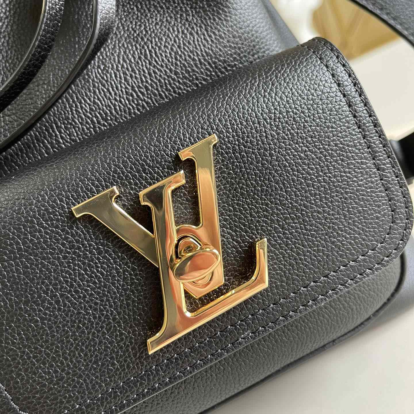 Louis Vuitton Lockme Bucket Black Calf (23-23-16cm)  M57687 - DesignerGu