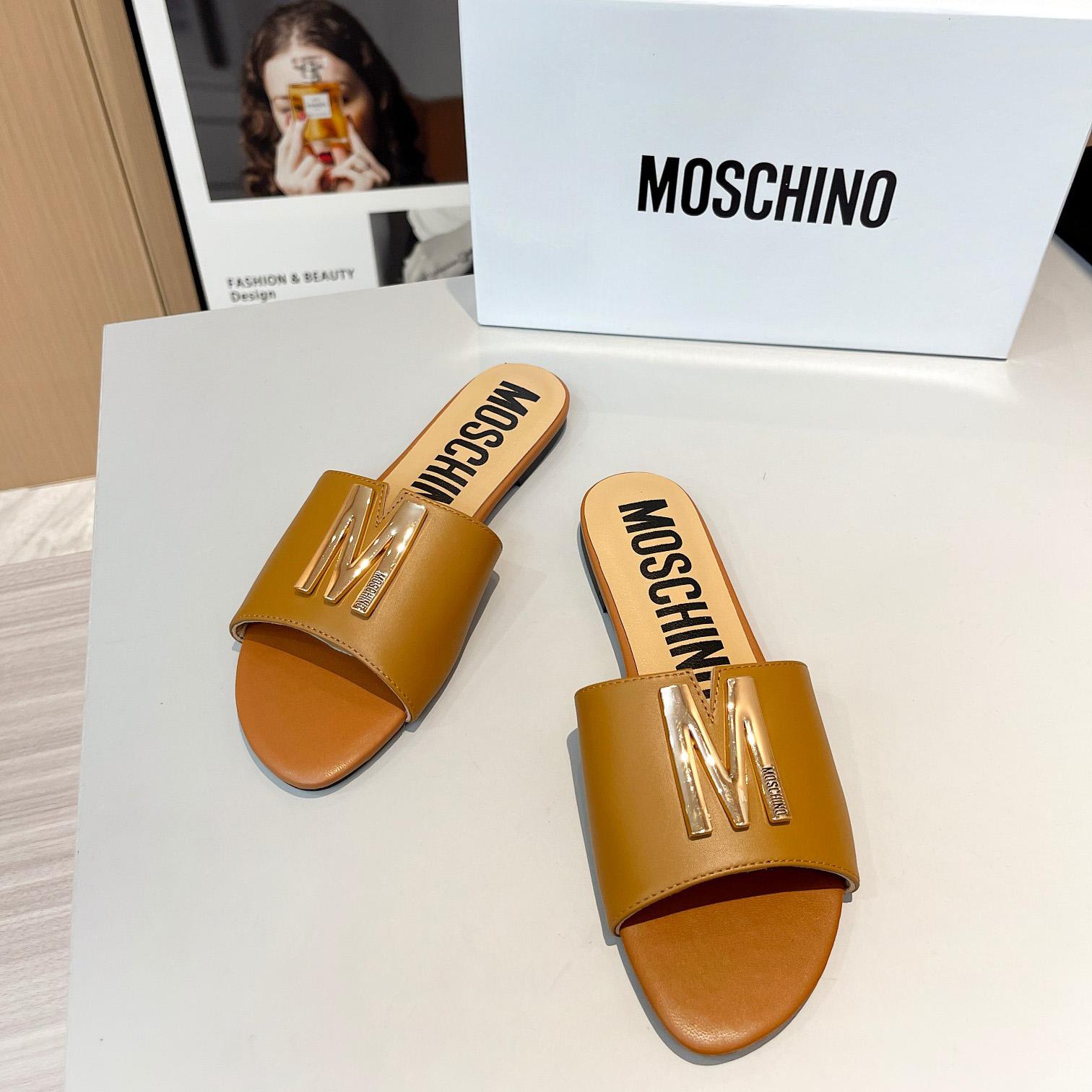 Moschino M Plaque Sandals - DesignerGu