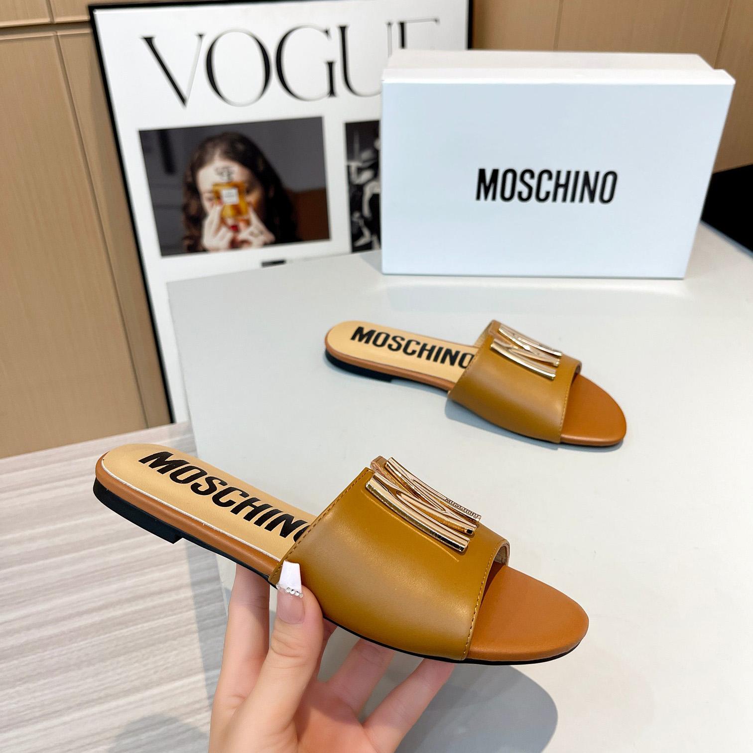 Moschino M Plaque Sandals - DesignerGu