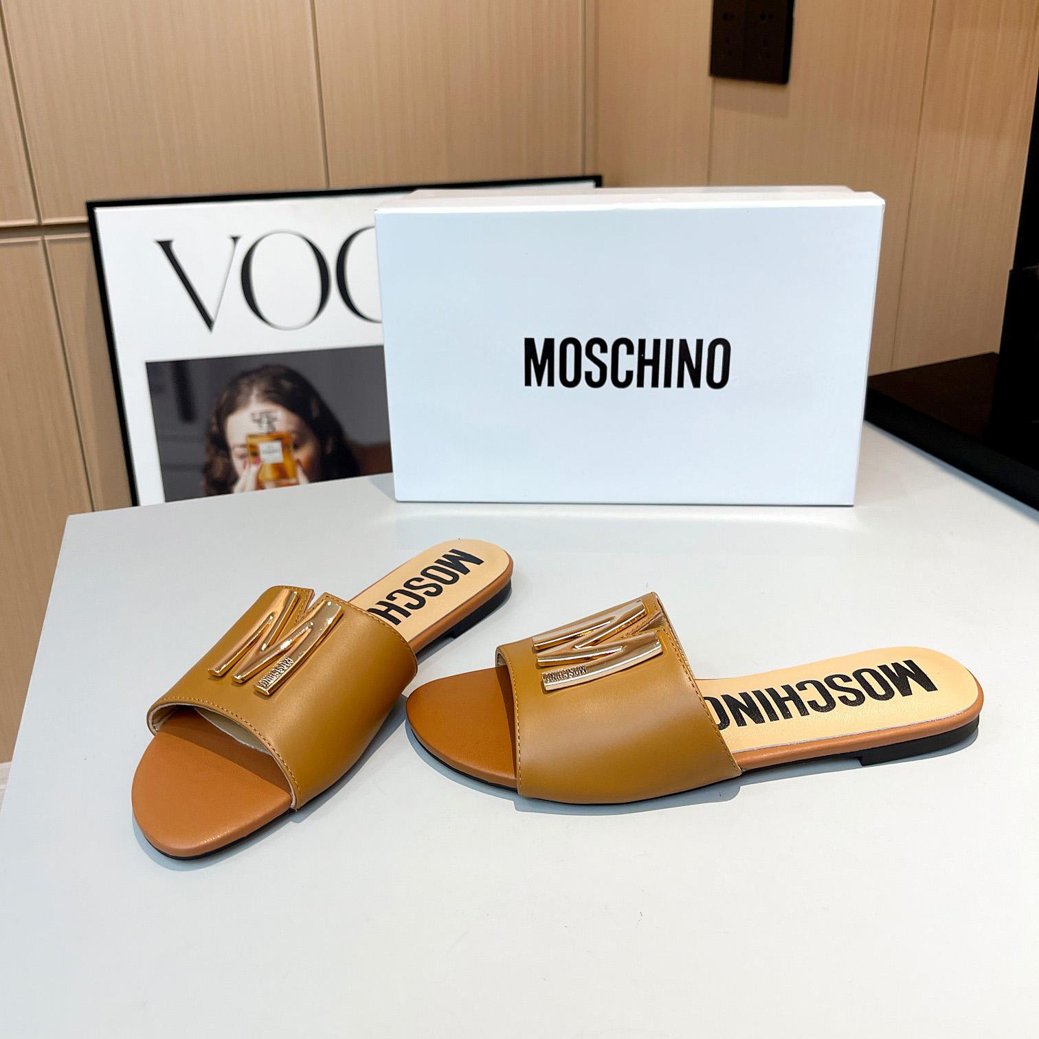 Moschino M Plaque Sandals - DesignerGu