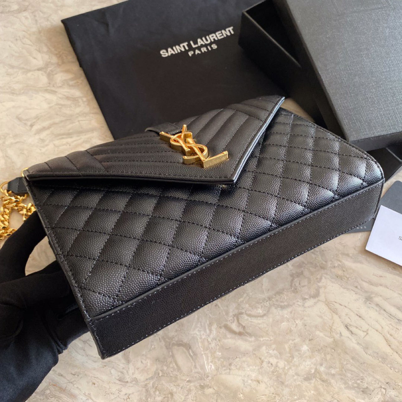 Saint Laurent Shoulder Bag (24-17.5-6cm) - DesignerGu