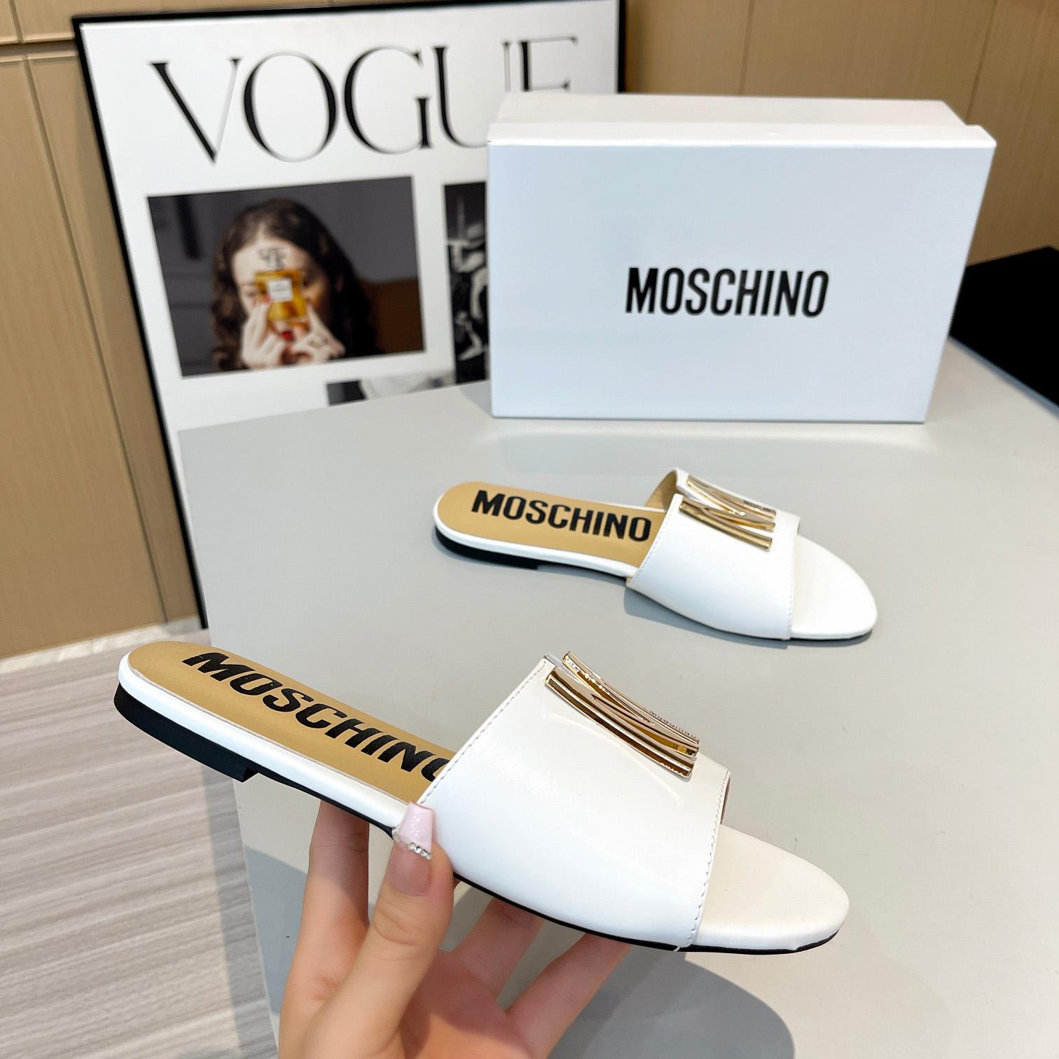 Moschino M Plaque Sandals - DesignerGu