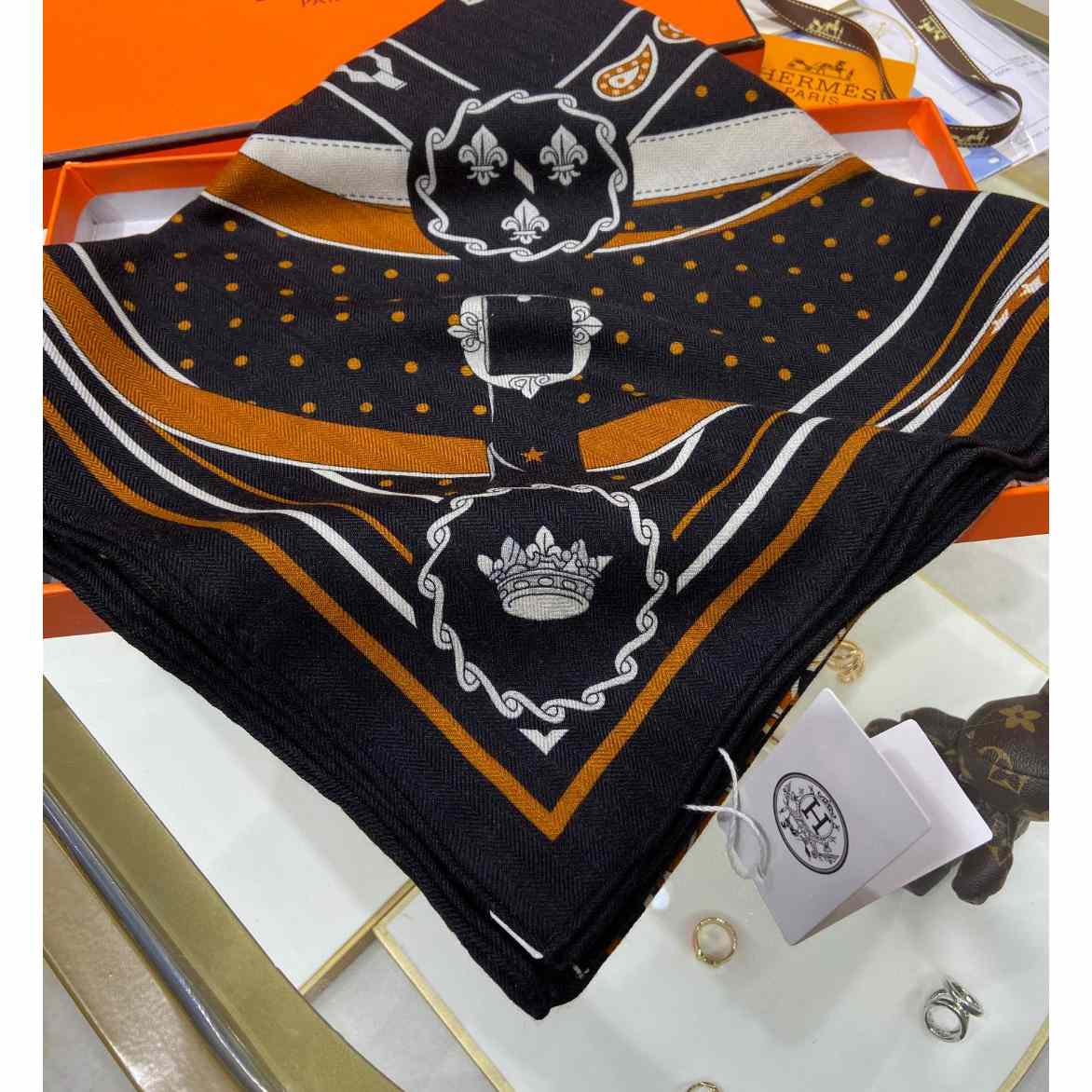 Hermes La Promenade Du Matin Bandana Shawl 140 - DesignerGu