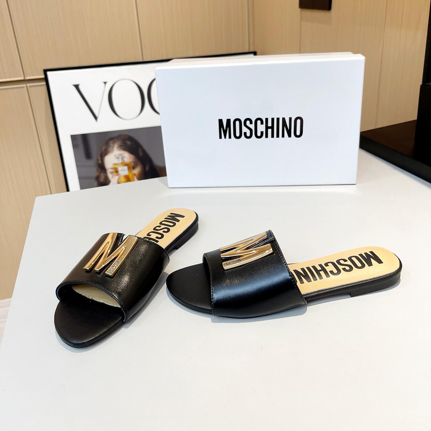 Moschino M Plaque Sandals - DesignerGu