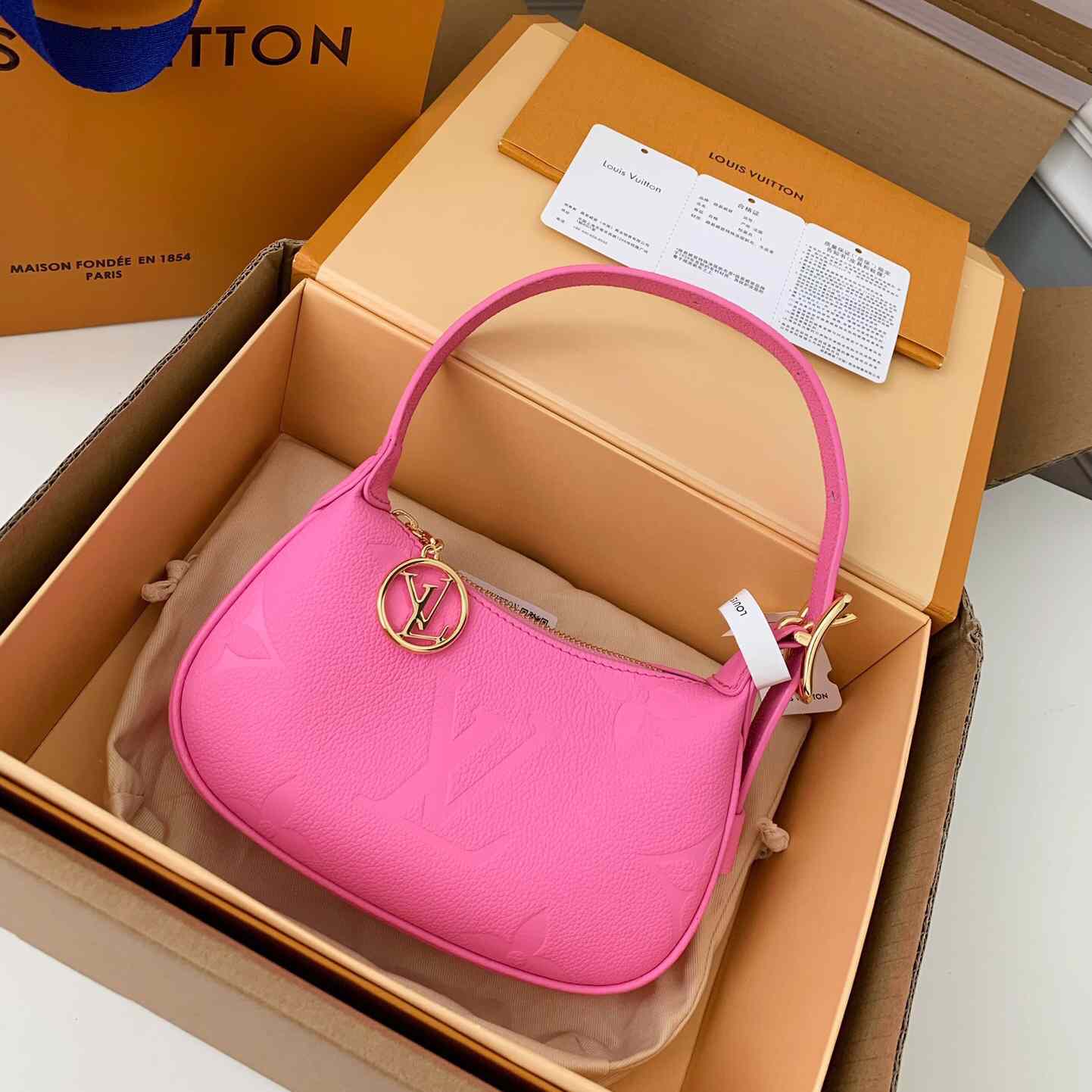 Louis Vuitton Mini Moon Monogram Empreinte (20.5*11*5cm)     M82487 - DesignerGu