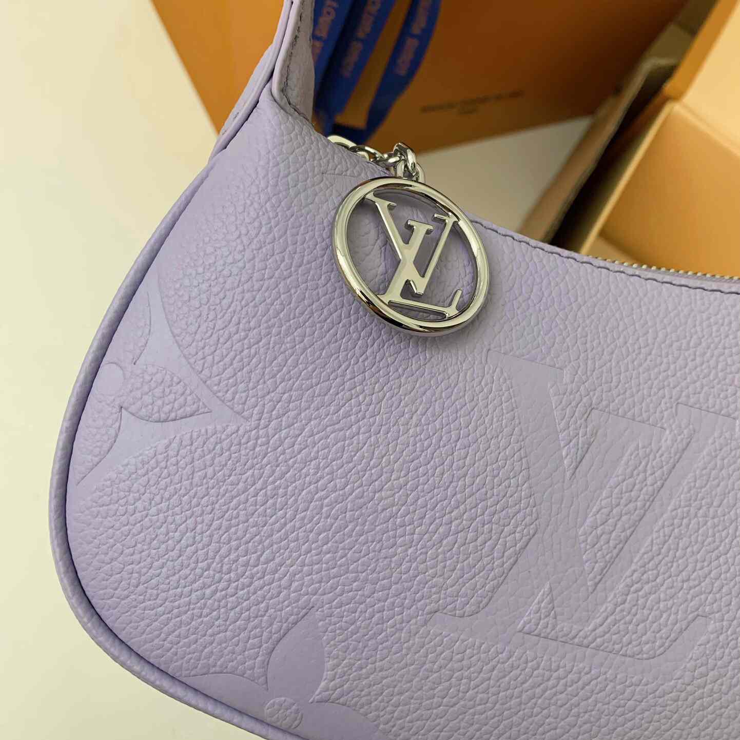 Louis Vuitton Mini Moon Monogram Empreinte (20.5*11*5cm)     M82426 - DesignerGu