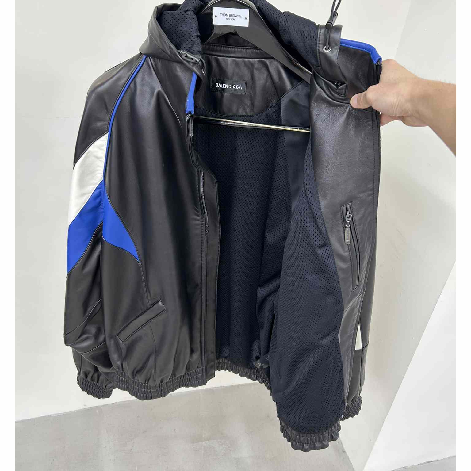 Balenciaga 3B Sports Icon Tracksuit Jacket In Black - DesignerGu