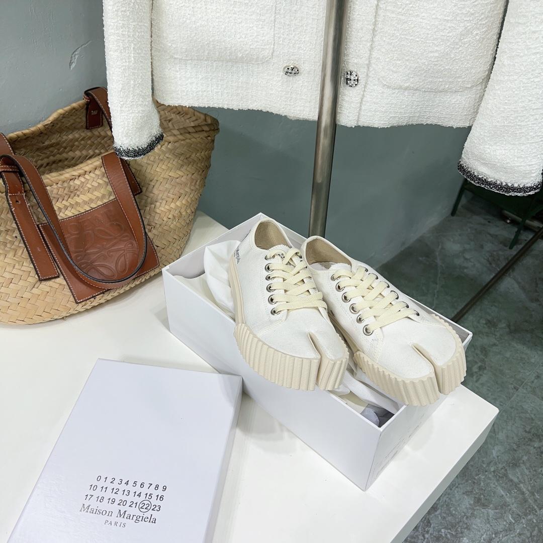 Maison Margiela Tabi Leather Sneakers - DesignerGu