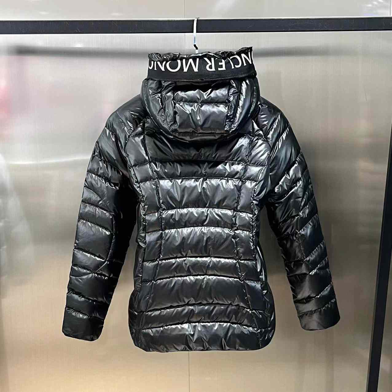 Moncler Narlay Short Down Jacket - DesignerGu