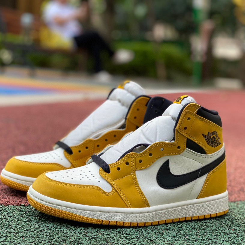 Air Jordan 1 High OG “Yellow Ochre” Sneaker     DZ5485-701 - DesignerGu