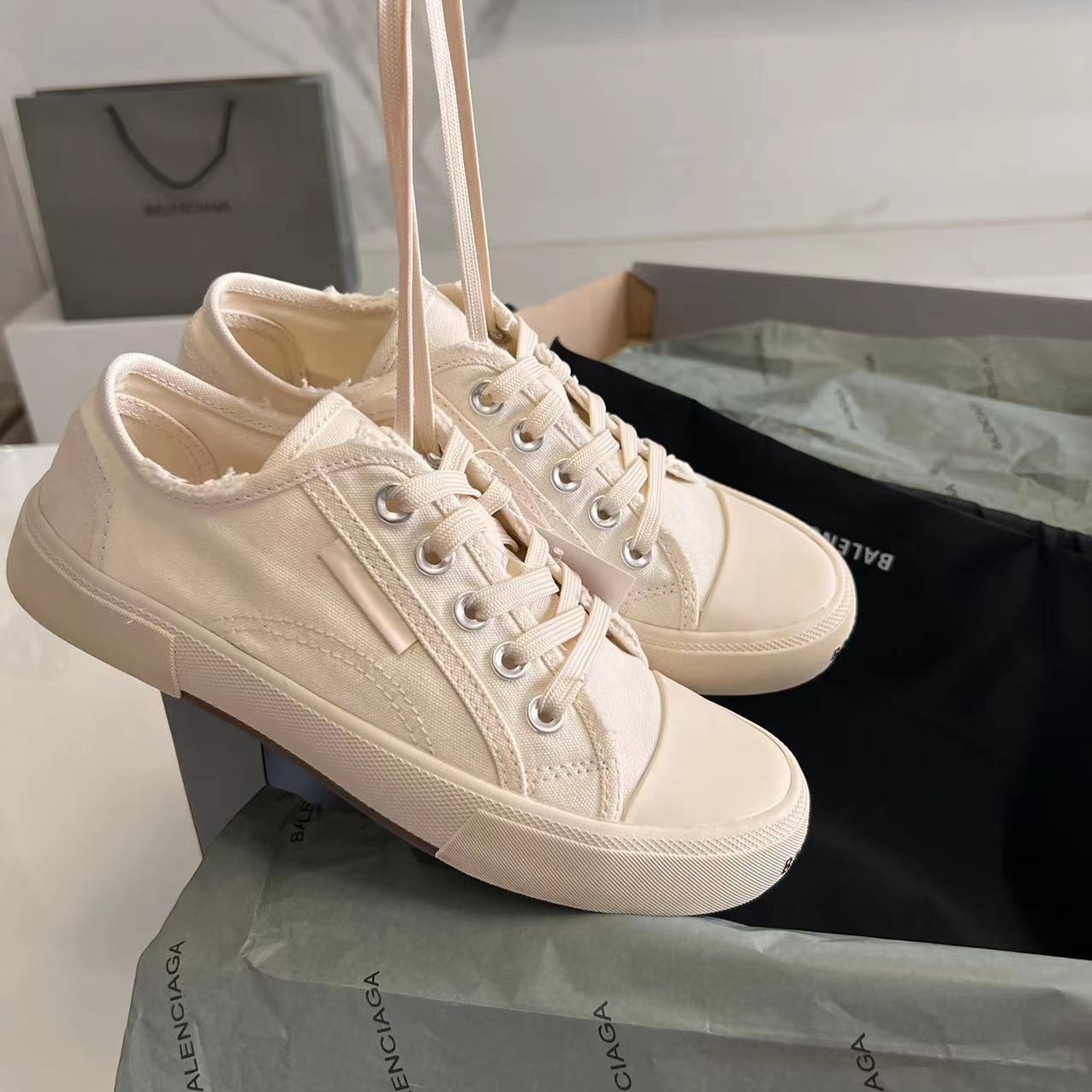 Balenciaga Paris Low Top Sneaker In White  - DesignerGu