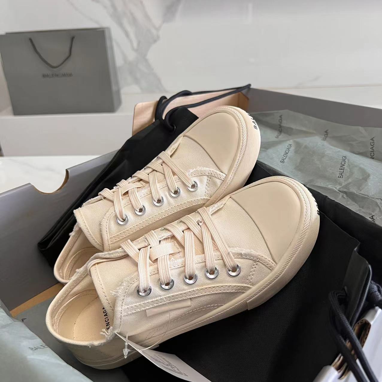 Balenciaga Paris Low Top Sneaker In White  - DesignerGu