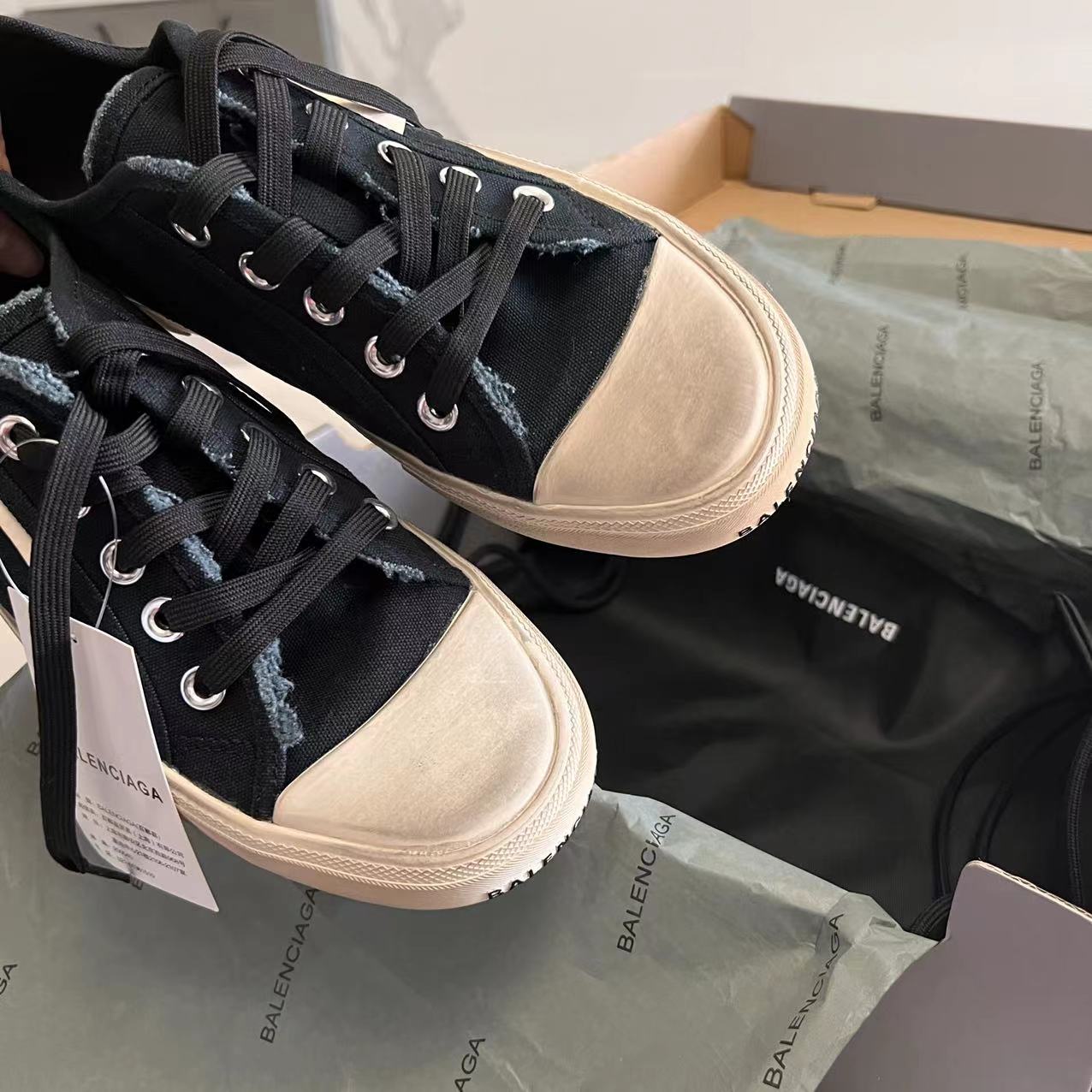 Balenciaga Paris Low Top Sneaker In Black  - DesignerGu