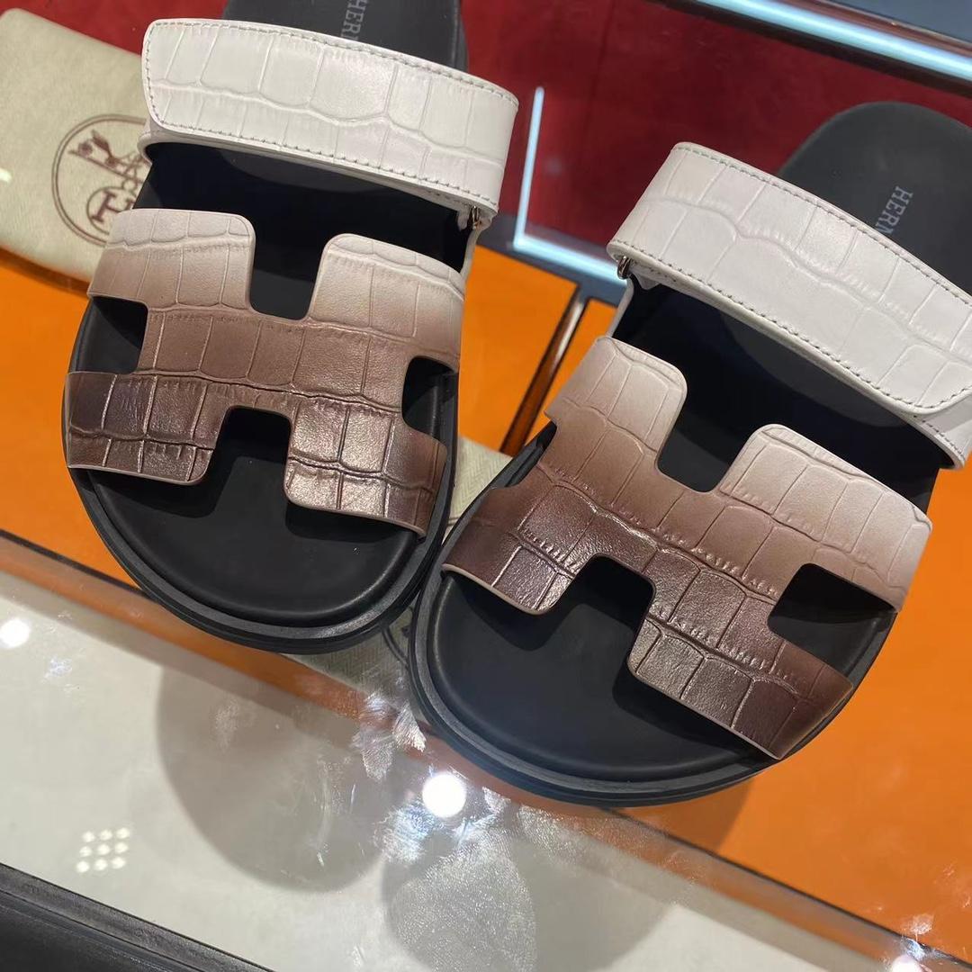 Hermes Authenticated Chypre Sandal - DesignerGu