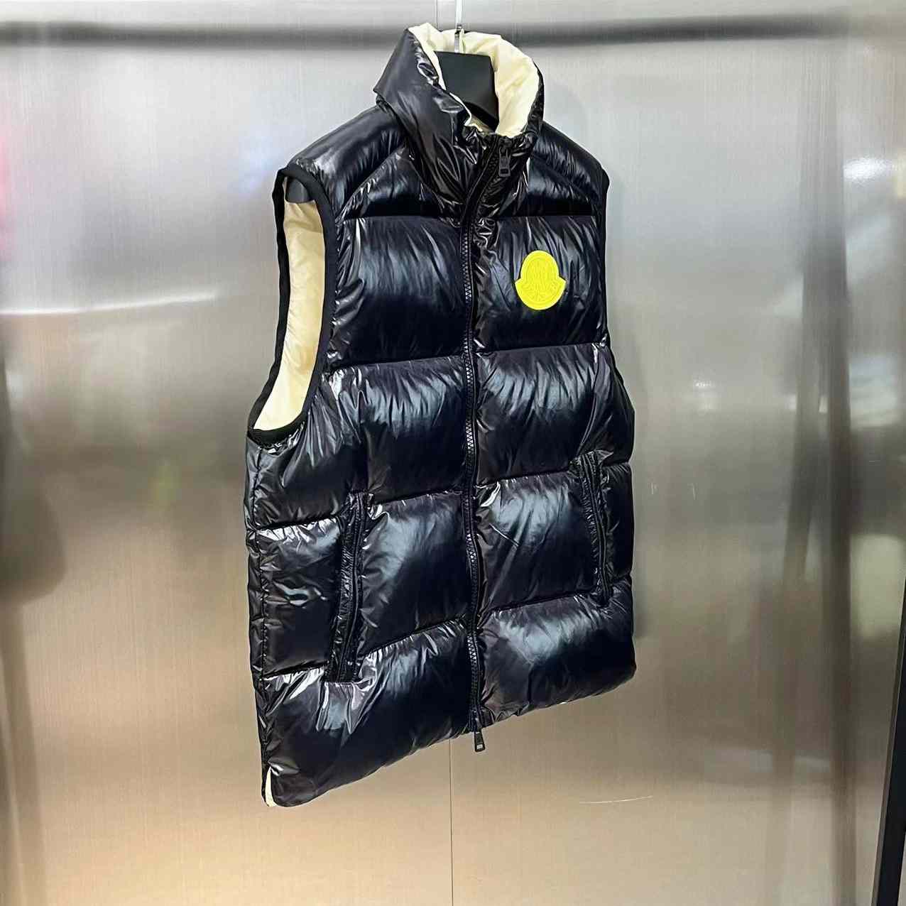 Moncler Sumido Down Vest - DesignerGu