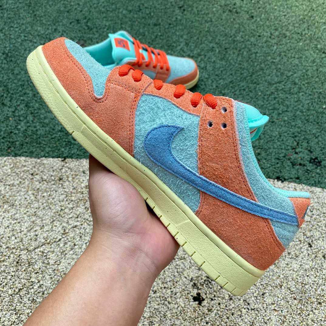 Nike Dunk SB Low Noise Aqua Sneakers       DV5429-80 - DesignerGu