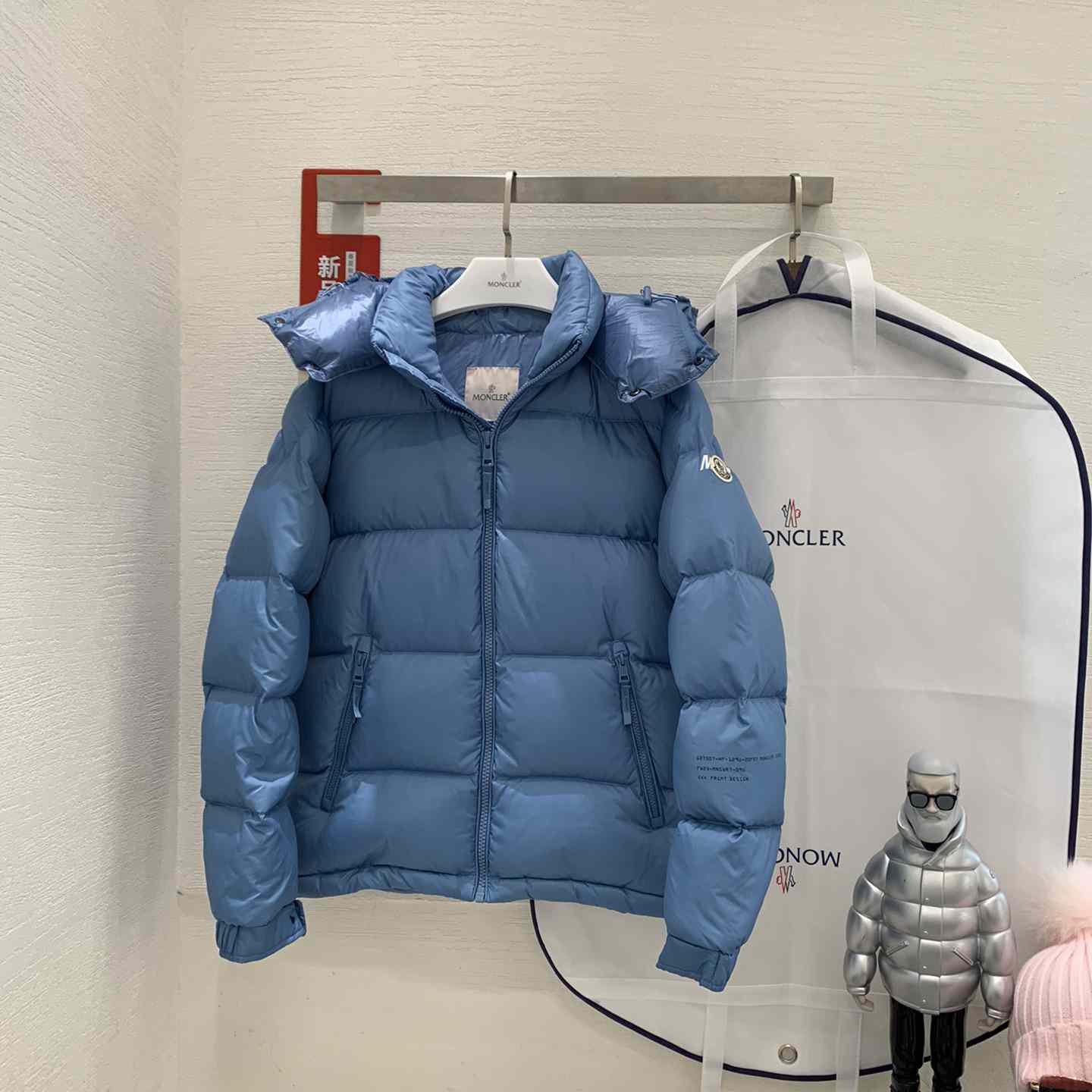 Moncler Acanthus Short Down Jacket - DesignerGu