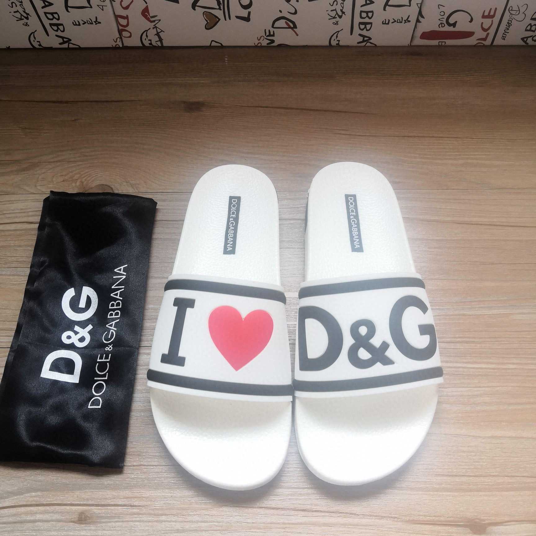 Dolce & Gabbana Logo Slides - DesignerGu