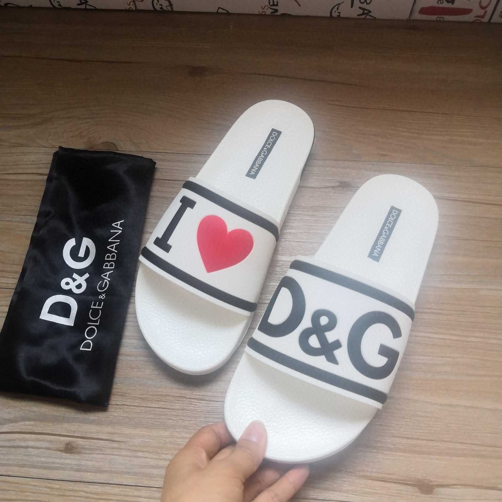 Dolce & Gabbana Logo Slides - DesignerGu