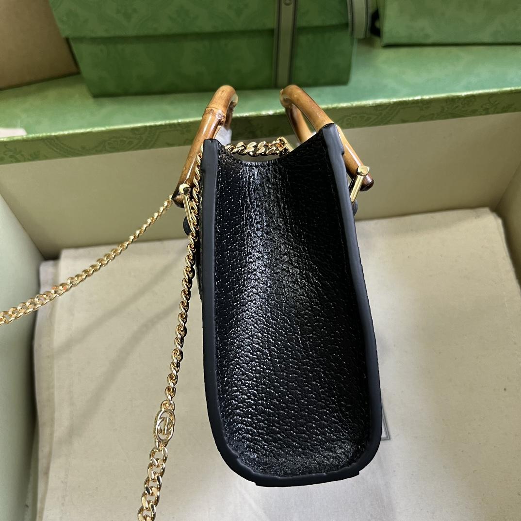 Gucci Diana Super Mini Bag (16.5x 12x 6cm) - DesignerGu