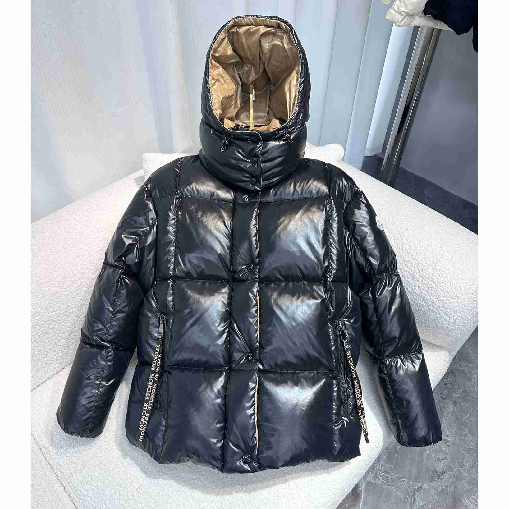 Moncler Parana Short Down Jacket - DesignerGu