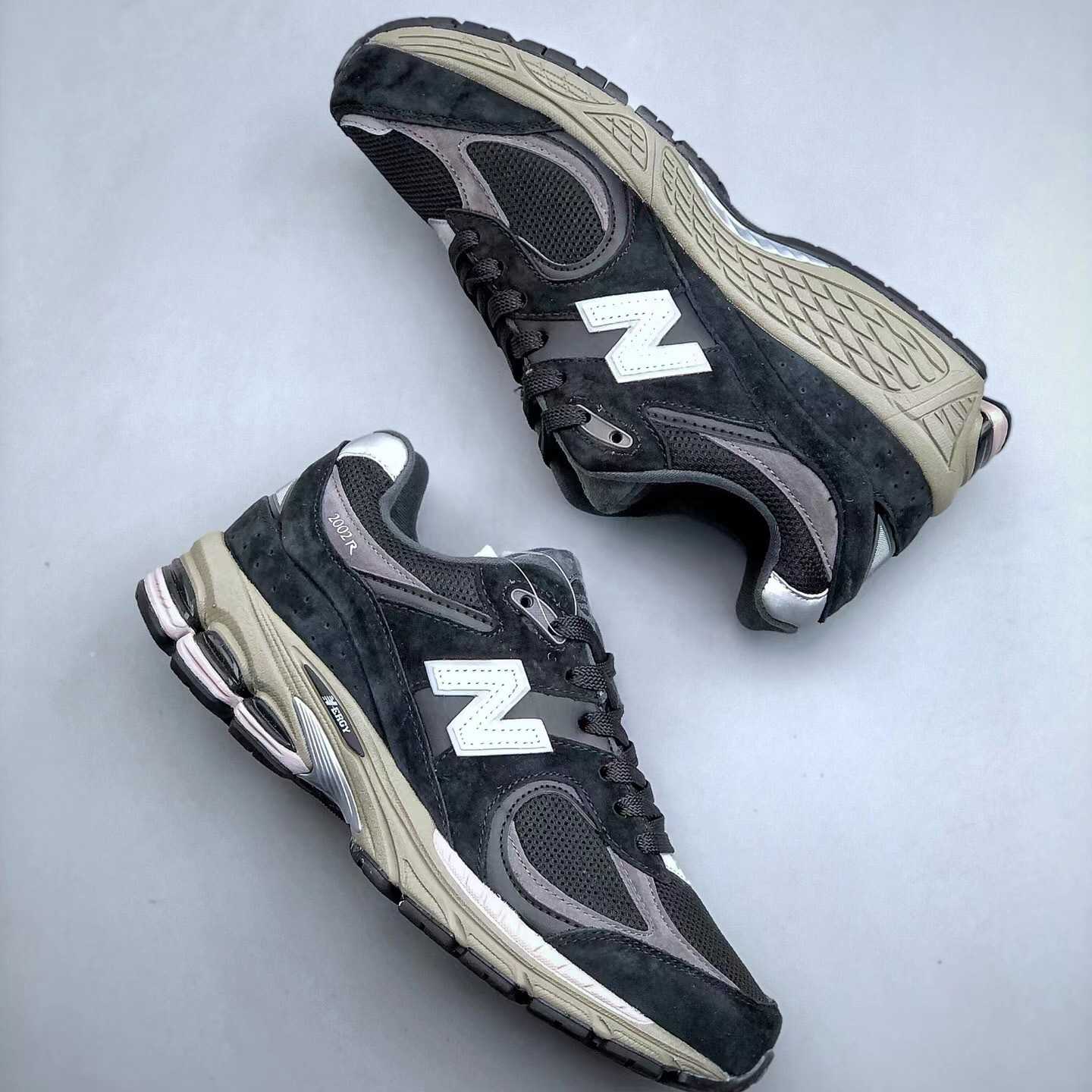 New Balance 2002R Trainers - DesignerGu