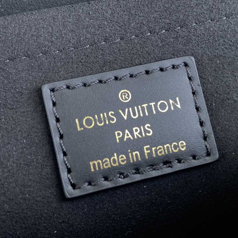Louis Vuitton OnTheGo East West  (25-13-10 cm) M23640 - DesignerGu