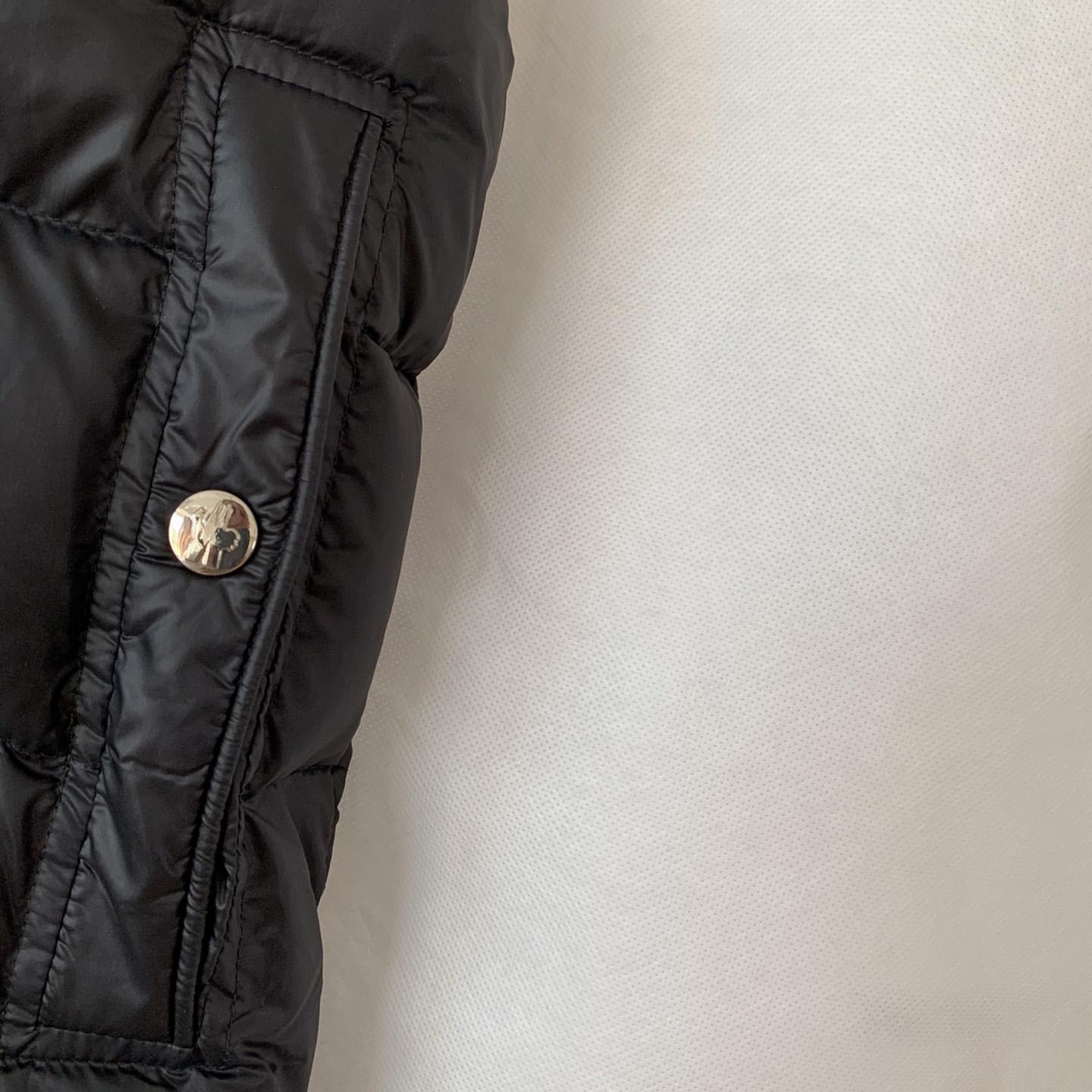 Moncler Black Vanoise Hooded Gilet - DesignerGu