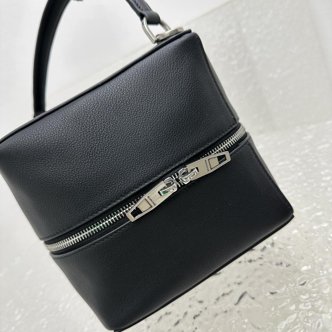 Balenciaga 4X4 Small Bag In Black - DesignerGu