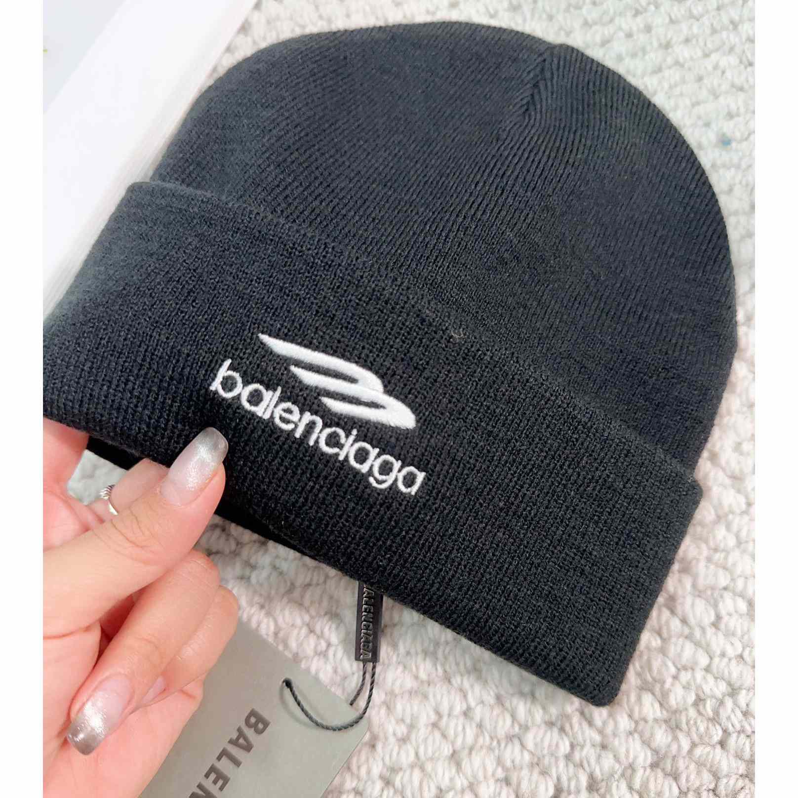 Balenciaga Sports Icon Beanie - DesignerGu