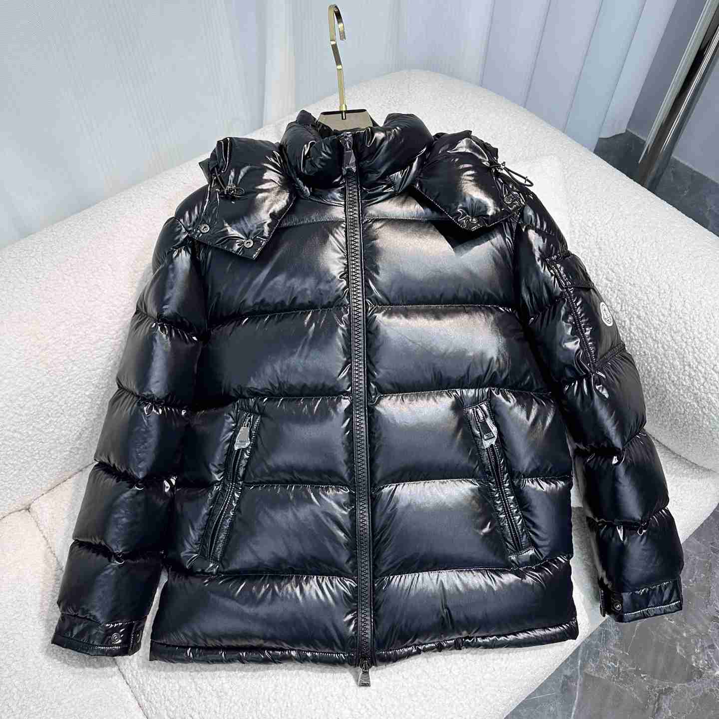 Moncler Maire Short Down Jacket - DesignerGu