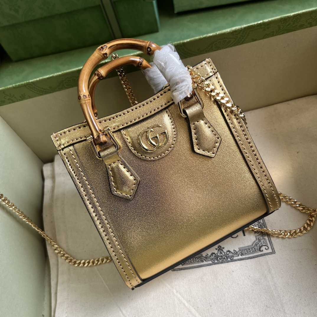 Gucci Diana Super Mini Bag (16.5x 12x 6cm) - DesignerGu