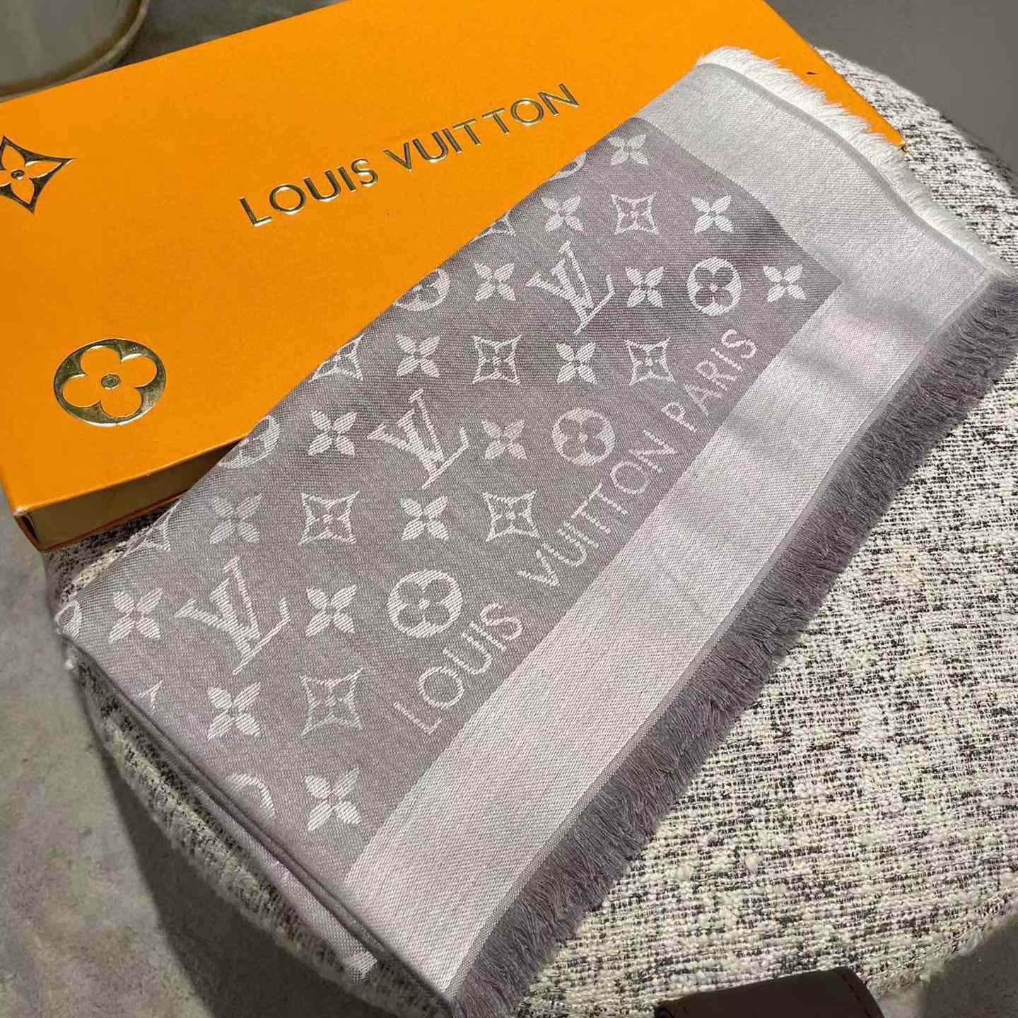 Louis Vuitton Monogram Classic Shawl - DesignerGu