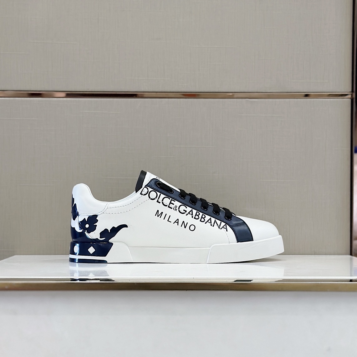 Dolce & Gabbana Portofino Sneakers - DesignerGu