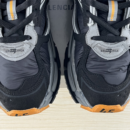 Balenciaga Runner Sneaker In Black - DesignerGu