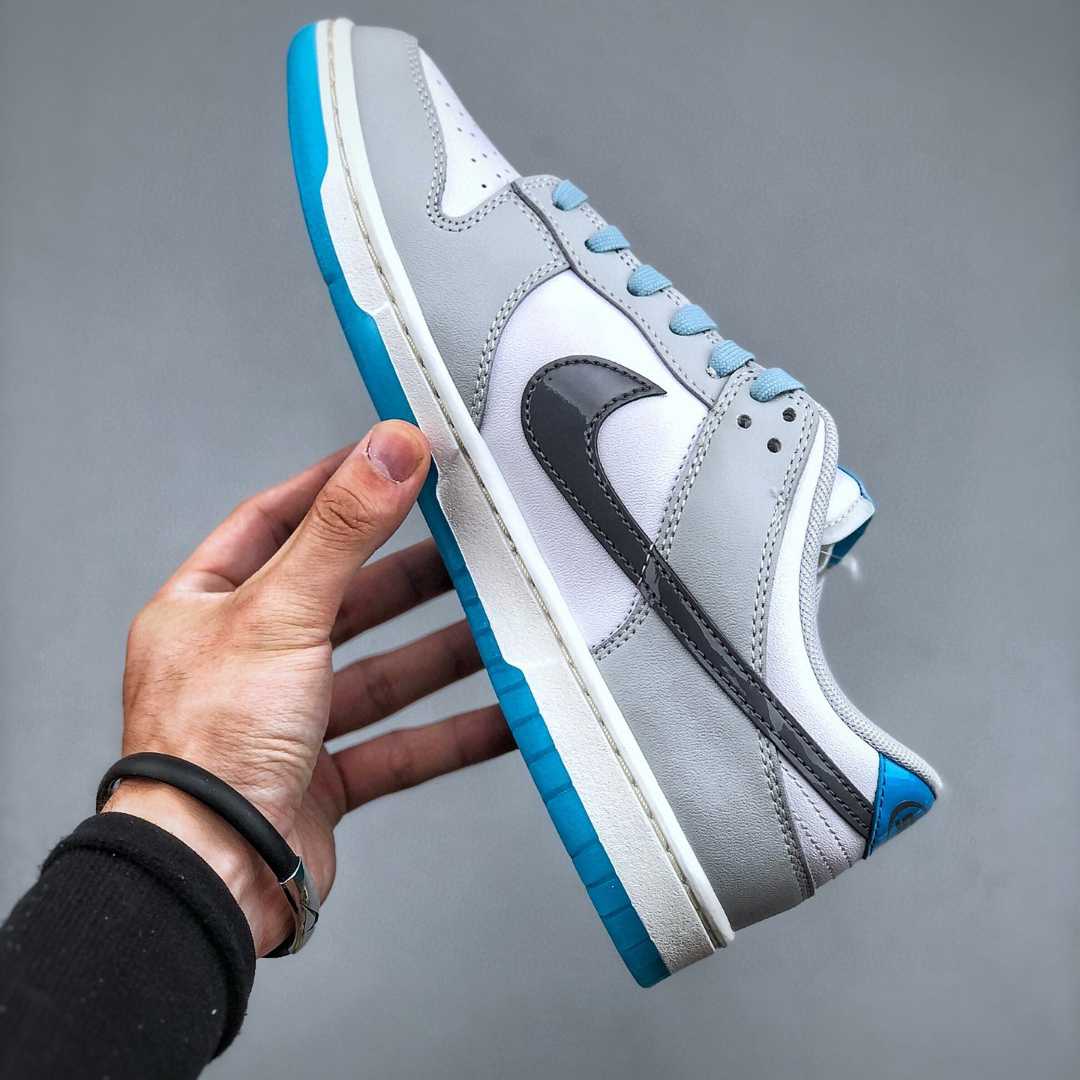 Nike Dunk Low SB Sneakers     FF3451-141 - DesignerGu