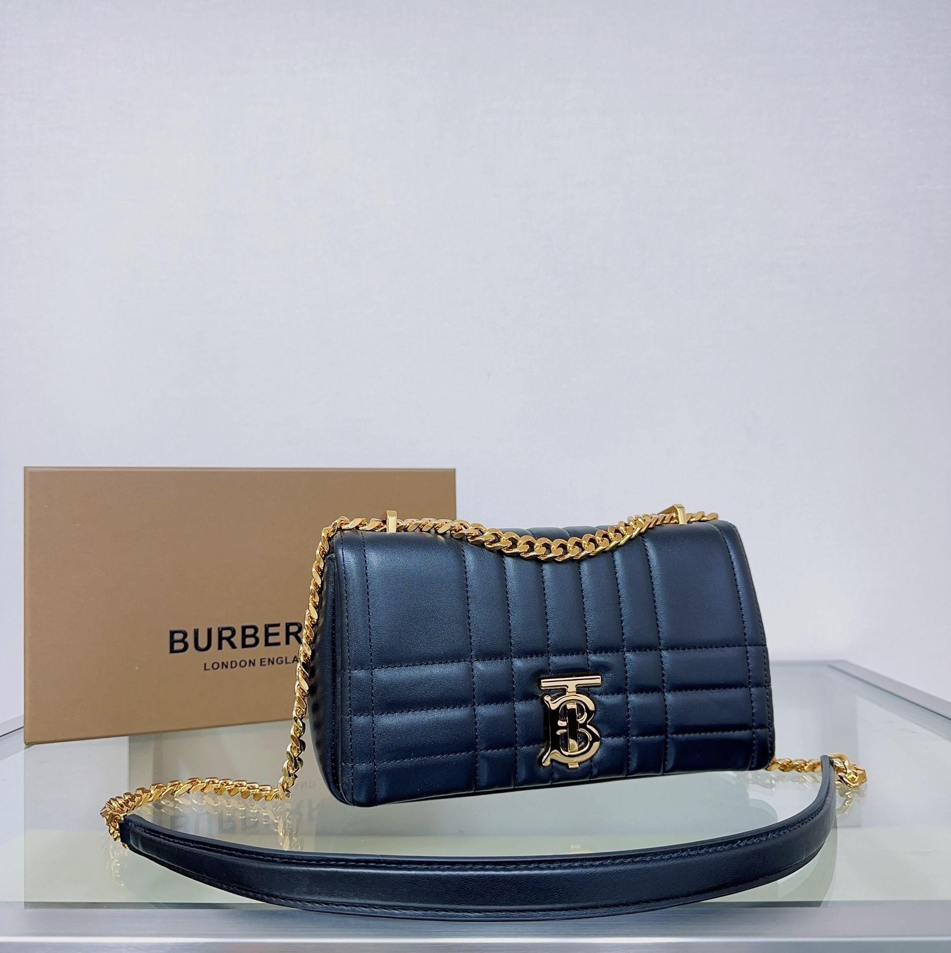 Burberry Quilted Lola Bag (23-6-13cm) - DesignerGu