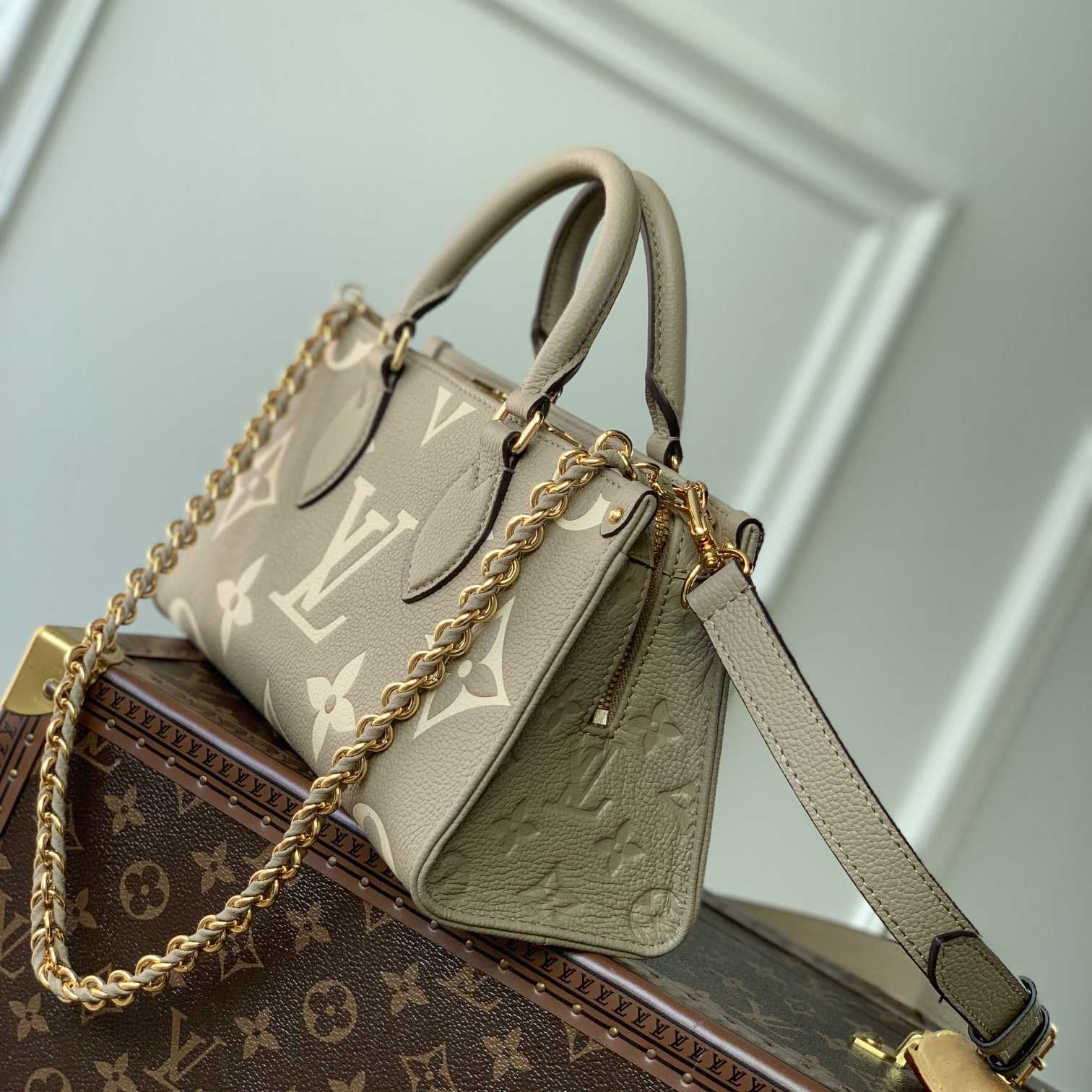 Louis Vuitton OnTheGo East West  (25-13-10 cm) M23641 - DesignerGu