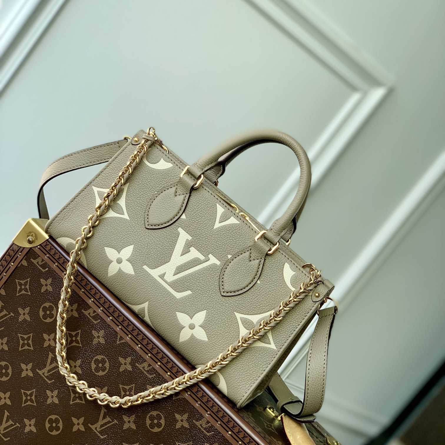 Louis Vuitton OnTheGo East West  (25-13-10 cm) M23641 - DesignerGu