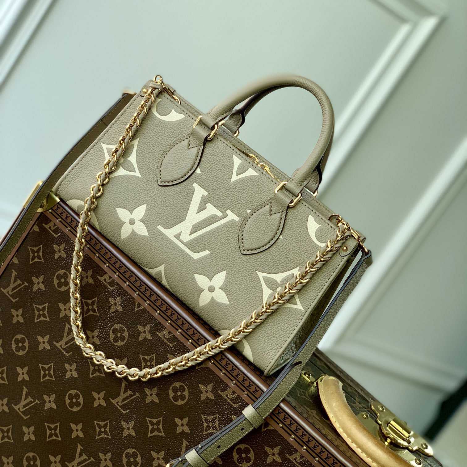 Louis Vuitton OnTheGo East West  (25-13-10 cm) M23641 - DesignerGu