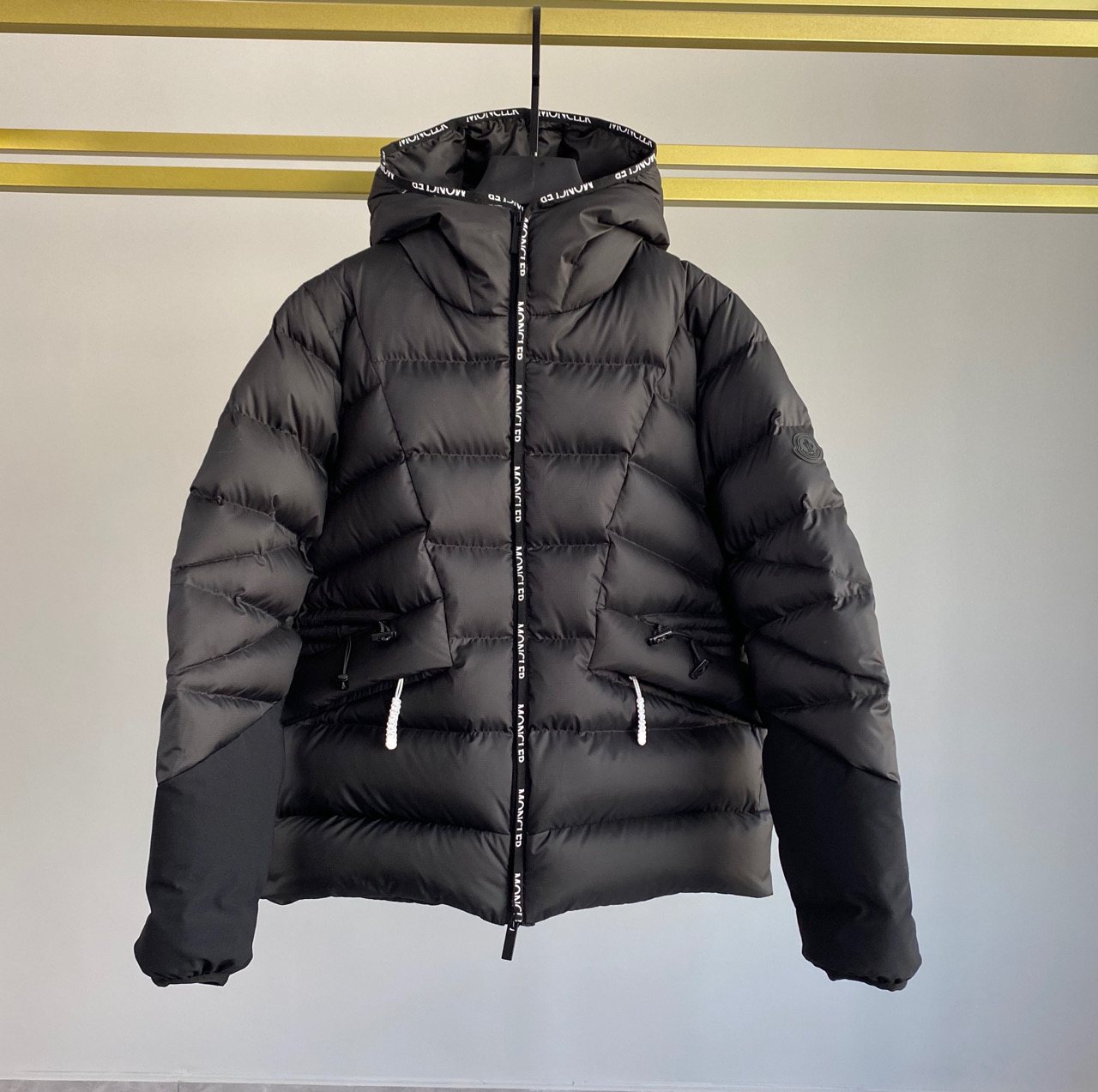 Moncler Sittang Short Down Jacket - DesignerGu