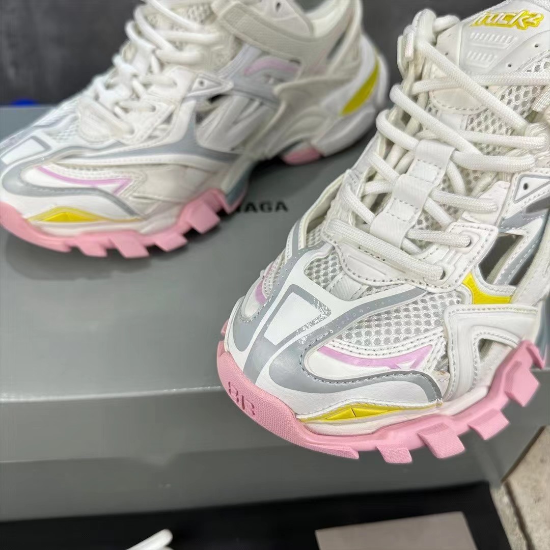 Balenciaga Track 2.0 Sneaker  - DesignerGu